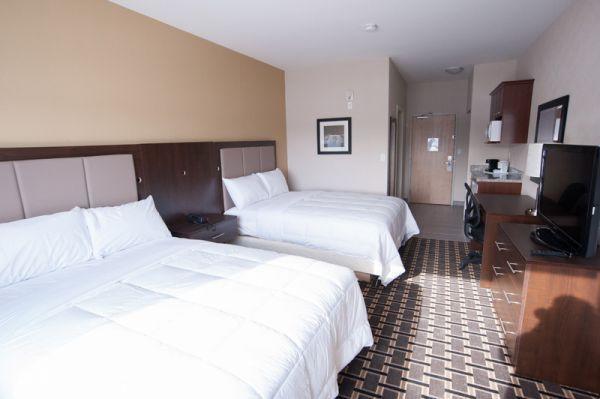 Western Star Inn & Suites Stoughton Room photo