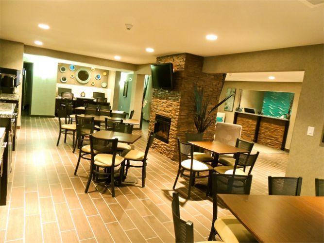 Western Star Inn & Suites Stoughton Exterior photo